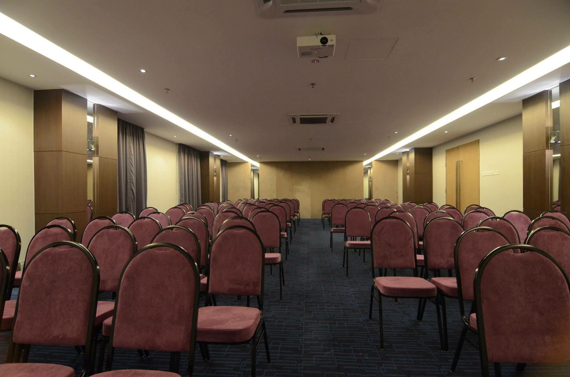 The Leverage Business Hotel Johor Bahru Kültér fotó